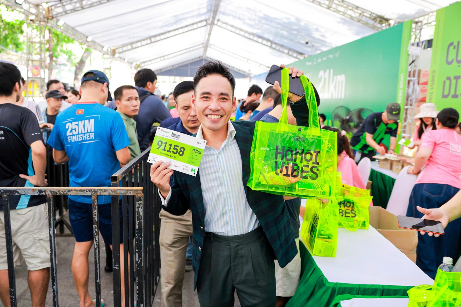 Một vòng phố đi bộ, bắt trọn sức nóng VPBank Hanoi International Marathon 2026 trước giờ xuất phát Một vòng phố đi bộ, bắt trọn sức nóng VPBank Hanoi International Marathon 2026 trước giờ xuất phát