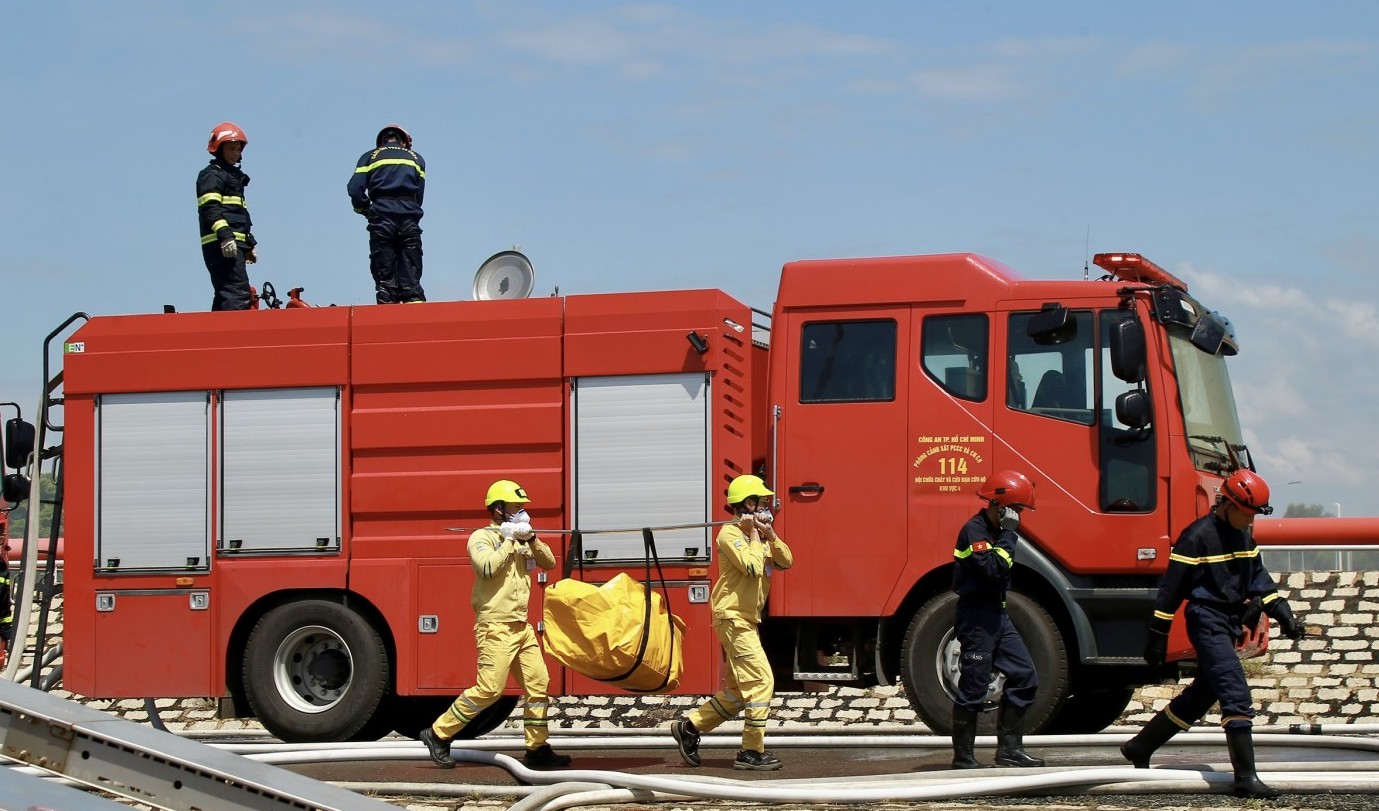 [Chùm ảnh] Gần 1.000 người và hơn 100 phương tiện chuyên dụng tham gia diễn tập chữa cháy, cứu nạn, cứu hộ tại NCSP