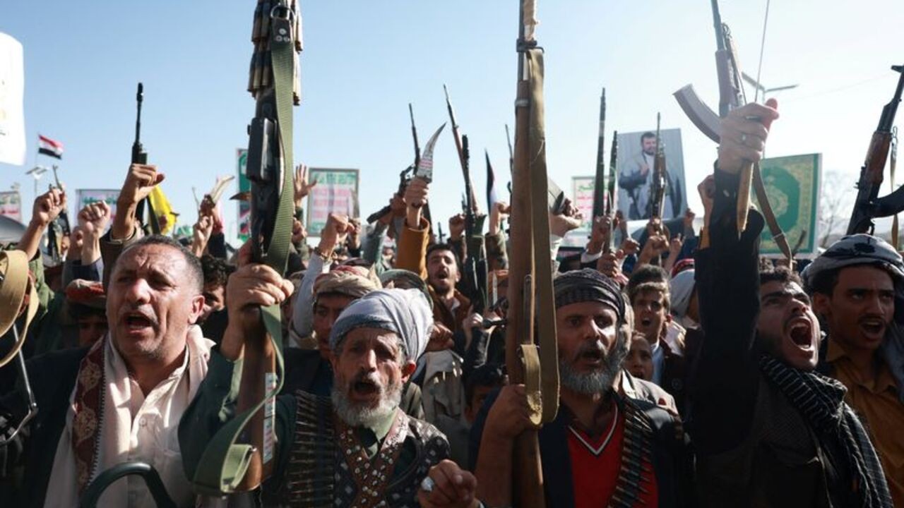 Lợi ích và rủi ro khi xung đột Houthi - Ả Rập Xê-út leo thang Lợi ích và rủi ro khi xung đột Houthi - Ả Rập Xê-út leo thang