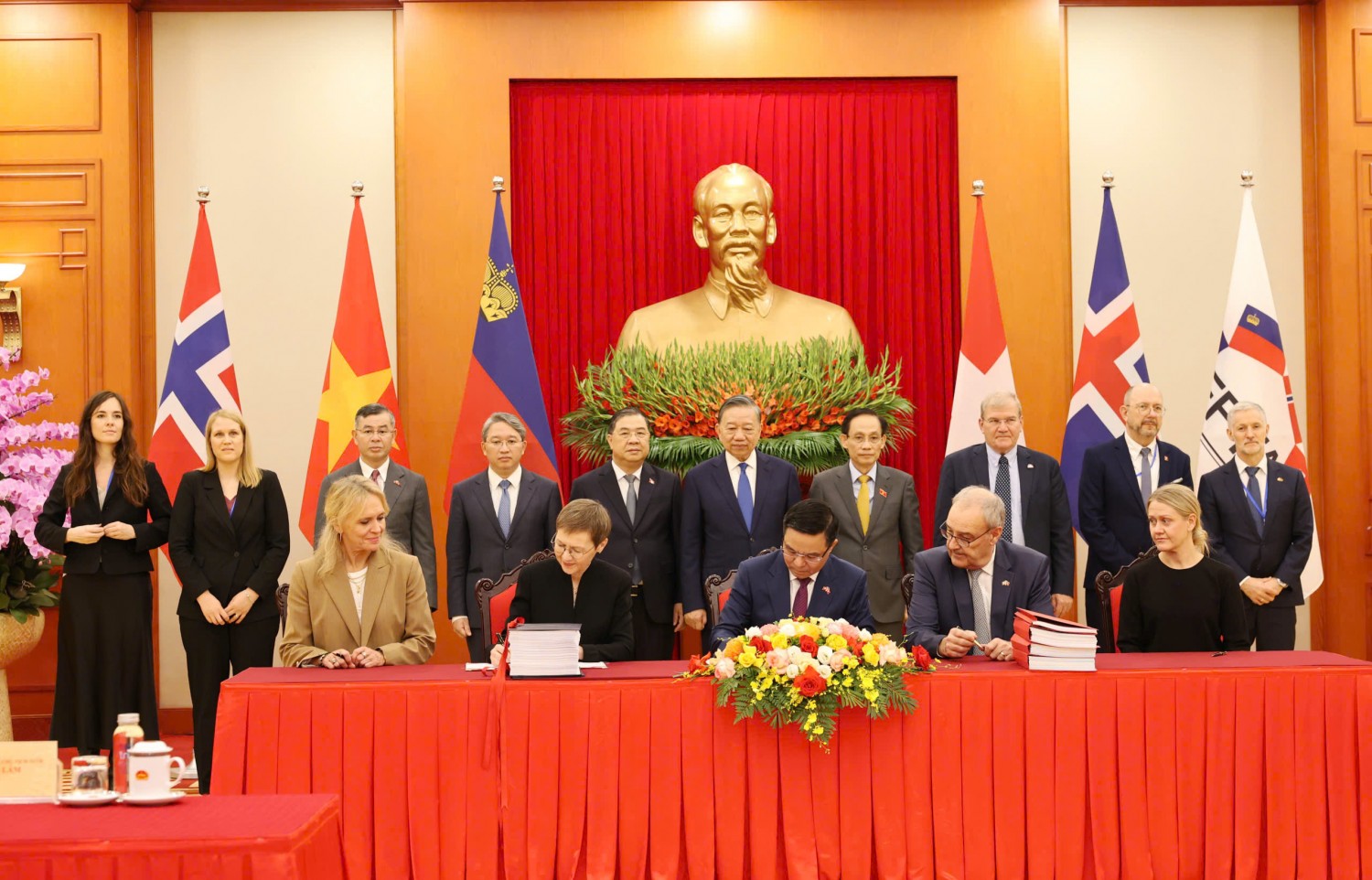 Việt Nam và EFTA ký Hiệp định thương mại tự do, mở rộng cơ hội hợp tác kinh tế Việt Nam và EFTA ký Hiệp định thương mại tự do, mở rộng cơ hội hợp tác kinh tế