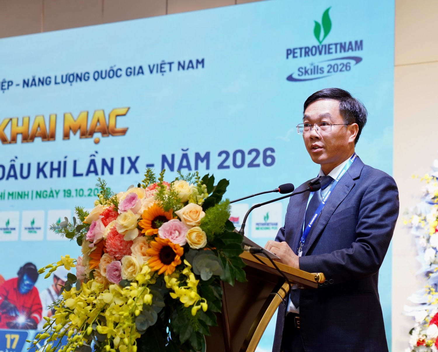 “Mỗi người thợ giỏi hôm nay chính là một phần năng lực cạnh tranh của PETROVIETNAM ngày mai” “Mỗi người thợ giỏi hôm nay chính là một phần năng lực cạnh tranh của PETROVIETNAM ngày mai”
