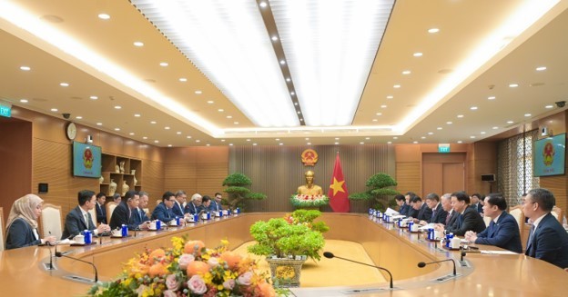 Prime Minister Le Minh Hung Highly Appraises Strategic Cooperation Between PETRONAS and PETROVIETNAM Prime Minister Le Minh Hung Highly Appraises Strategic Cooperation Between PETRONAS and PETROVIETNAM