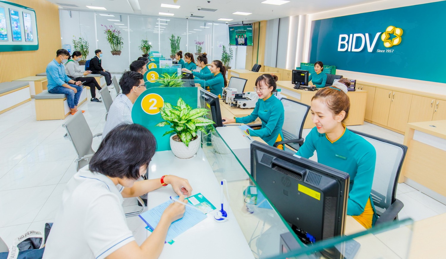 BIDV giảm lãi suất cho vay tới 2,0%/năm BIDV giảm lãi suất cho vay tới 2,0%/năm