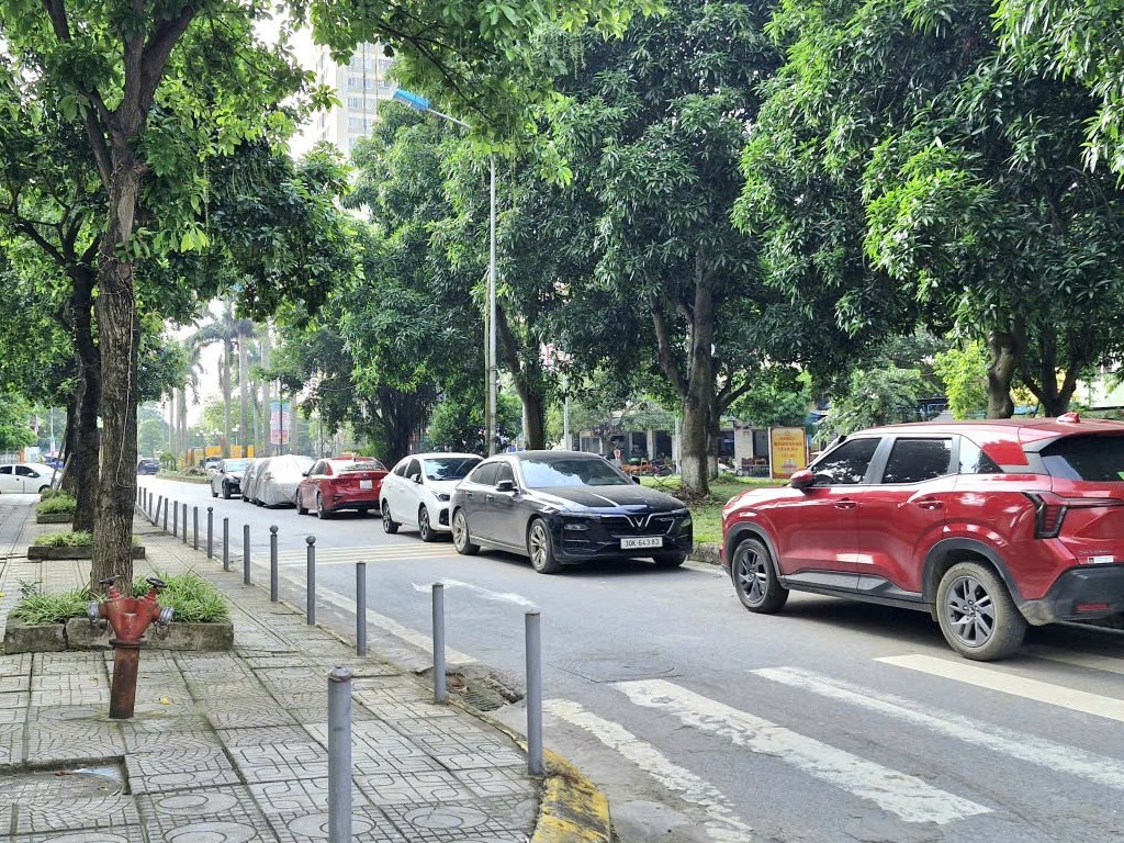 Hà Nội tính lại giá trông giữ xe: Siết minh bạch doanh thu lòng đường, hè phố