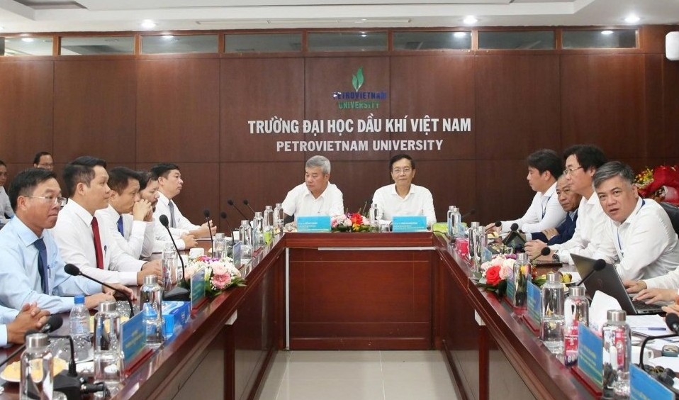 PETROVIETNAM công bố quyết định thành lập các Đảng bộ bộ phận PVU và PVCollege