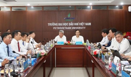 PETROVIETNAM công bố quyết định thành lập các Đảng bộ bộ phận PVU và PVCollege