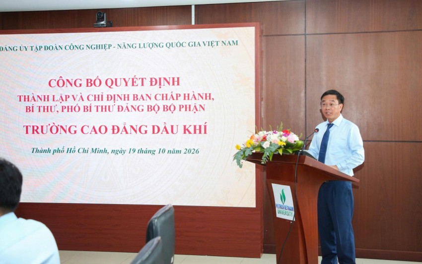 PETROVIETNAM: Trang trọng tổ chức Lễ công bố quyết định thành lập các Đảng bộ bộ phận PVU và PVCollege PETROVIETNAM công bố quyết định thành lập các Đảng bộ bộ phận PVU và PVCollege