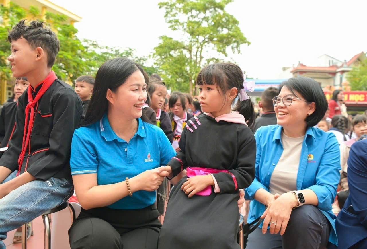 Công tác nữ công PETROVIETNAM: Chăm lo thiết thực, phát huy vai trò phụ nữ Công tác nữ công PETROVIETNAM: Chăm lo thiết thực, phát huy vai trò phụ nữ