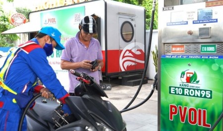 “Hợp lực” ổn định giá xăng dầu, góp phần bảo đảm tăng trưởng hai con số
