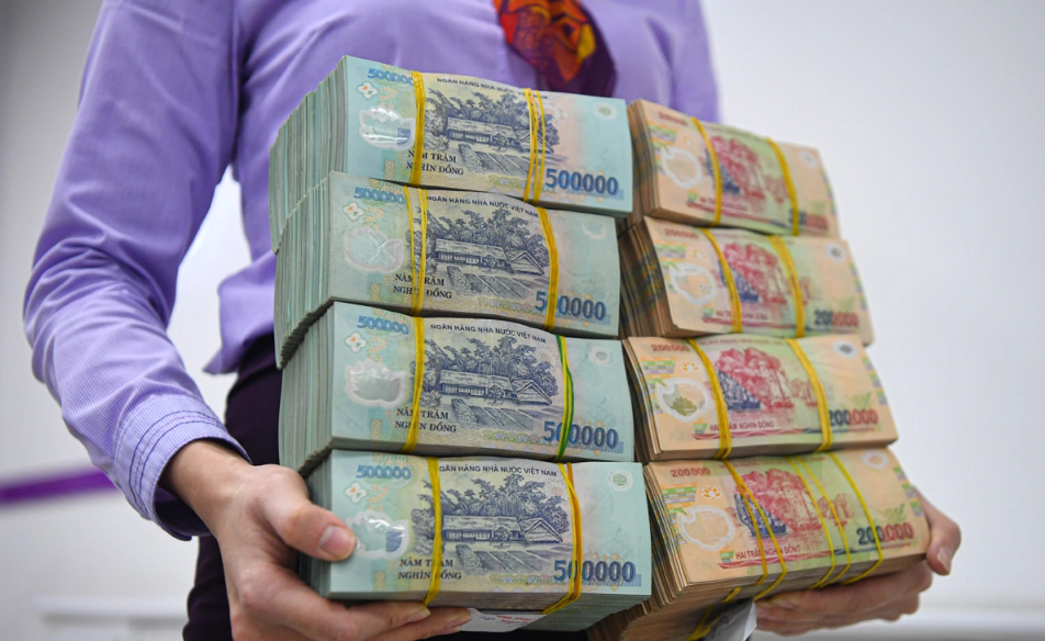 Điểm tin tài chính - ngân hàng ngày 20/10: Lãi suất tiết kiệm đồng loạt giảm