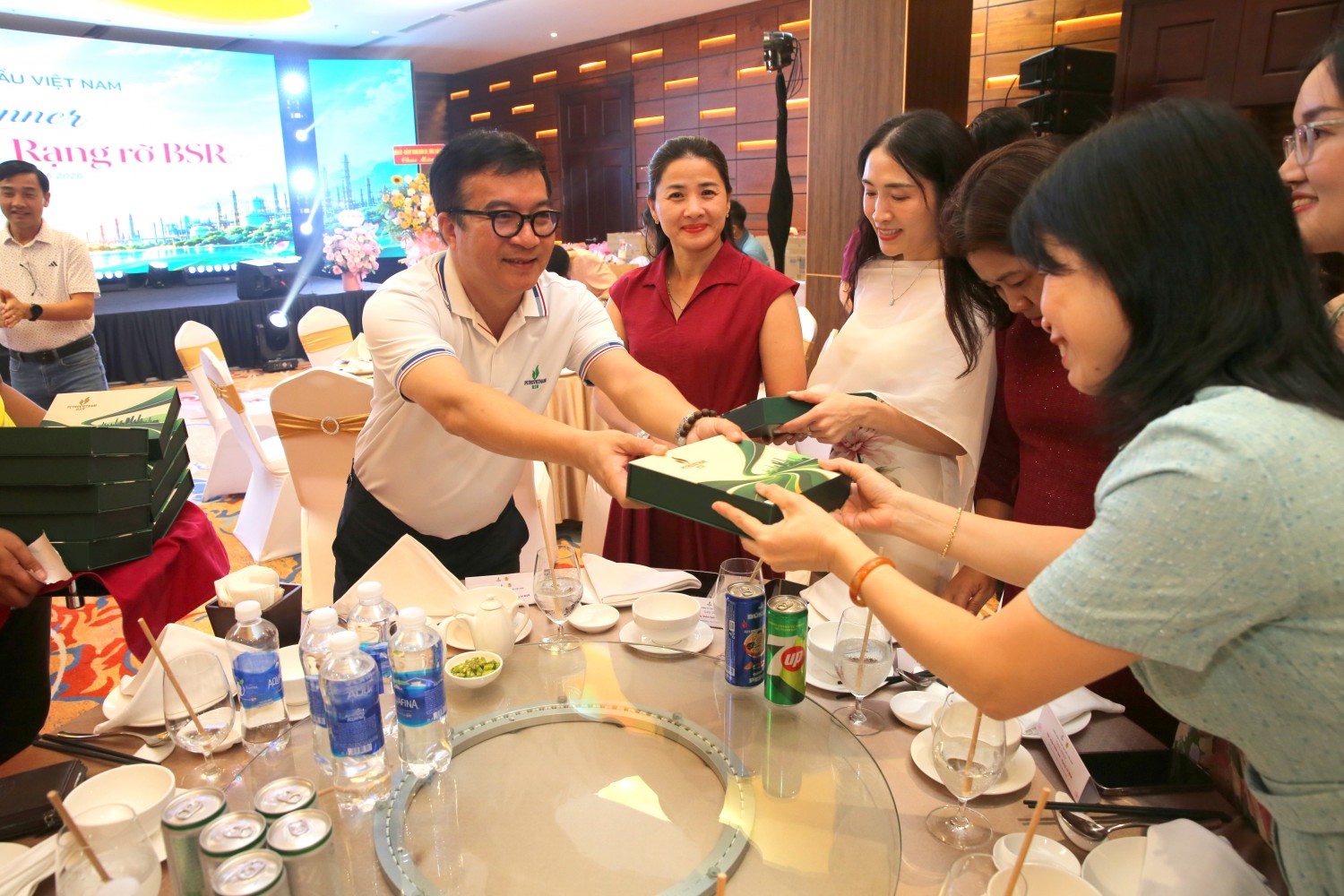 Phụ nữ BSR - nguồn 