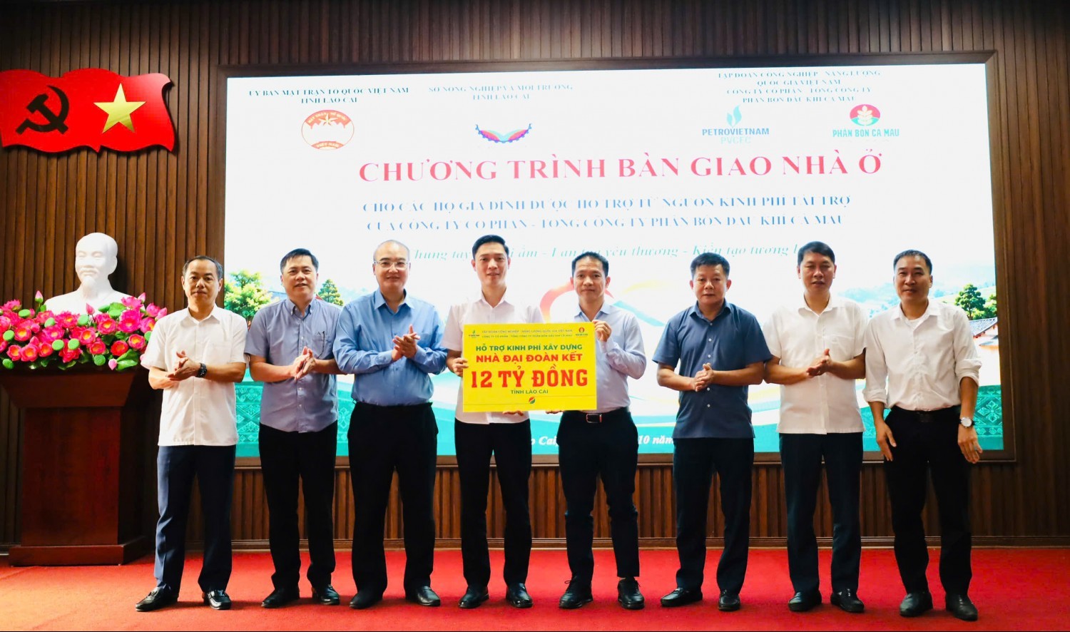Phân bón Cà Mau góp sức dựng xây những mái ấm vùng cao Lào Cai