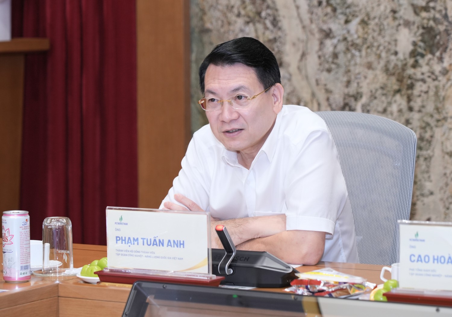 Thành viên HĐTV PETROVIETNAM Phạm Tuấn Anh phát biểu kết luận hội thảo. Thành viên HĐTV PETROVIETNAM Phạm Tuấn Anh phát biểu kết luận hội thảo.