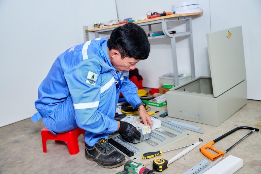 [Chùm ảnh] Ngày thi thứ 2 Hội thi Tay nghề Dầu khí lần IX   năm 2026: Sôi nổi, kịch tính, chính xác trên từng thao tác