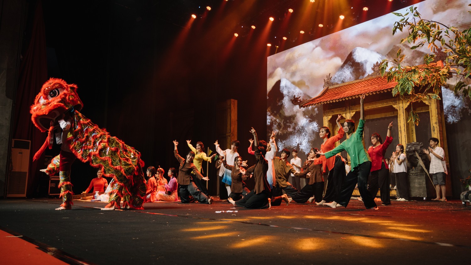“On Stage 2025 nhận được rất nhiều phản hồi tích cực, đặc biệt tới từ các khán giả trẻ tham dự chương trình.