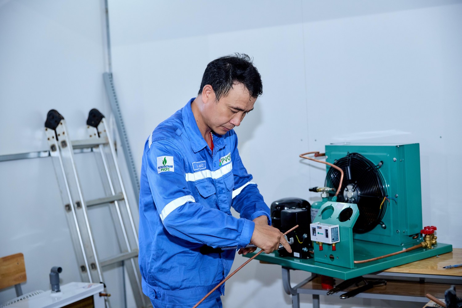 Anh Lê Đình Mão: Trở lại mái nhà xưa sau 20 năm và hành trình giữ lửa nghề điện Dầu khí Anh Lê Đình Mão: Từ mái trường PVCollege đến hành trình giữ lửa nghề