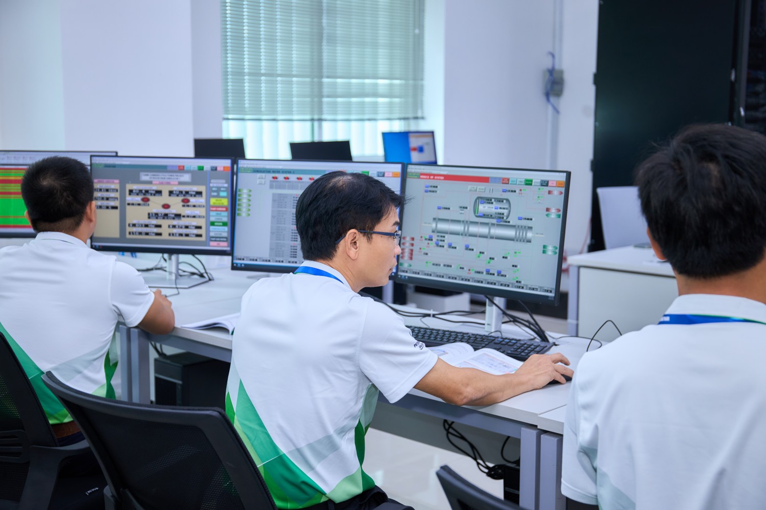 [Chùm ảnh] Hội thi Tay nghề Dầu khí lần thứ IX - năm 2026: Sôi nổi tranh tài ở 5 nghề thi mới