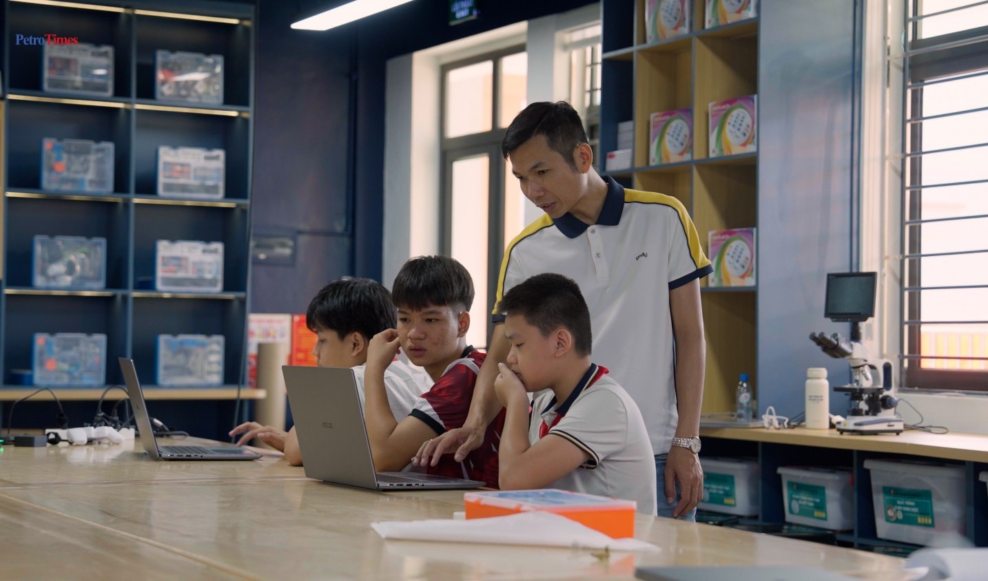 [VIDEO] Ứng dụng phòng STEM của các em học sinh trường PETROVIETNAM - Phong Thổ