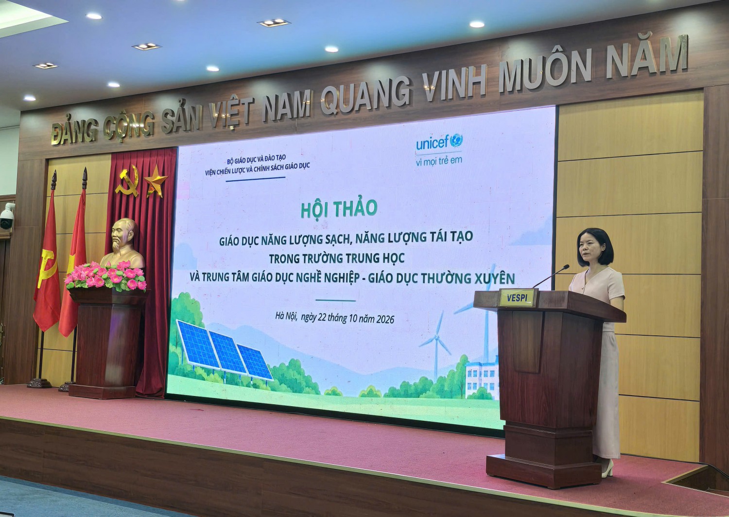 Chuyển đổi năng lượng bắt đầu từ giáo dục thế hệ trẻ Chuyển đổi năng lượng bắt đầu từ giáo dục thế hệ trẻ