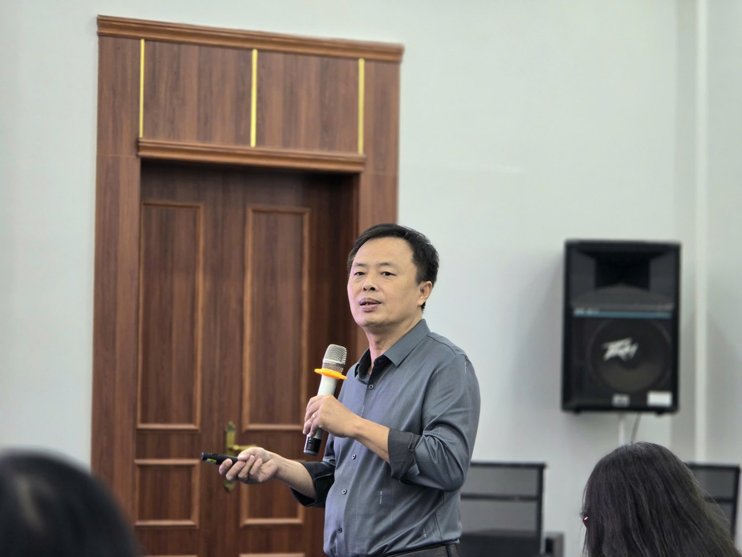Chuyển đổi năng lượng bắt đầu từ giáo dục thế hệ trẻ Chuyển đổi năng lượng bắt đầu từ giáo dục thế hệ trẻ
