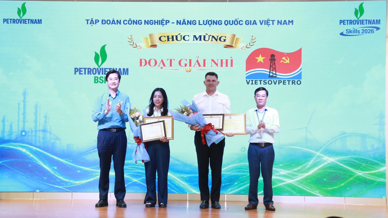 [Chùm ảnh] Vinh danh những “bàn tay vàng” tại Hội thi Tay nghề Dầu khí lần thứ IX