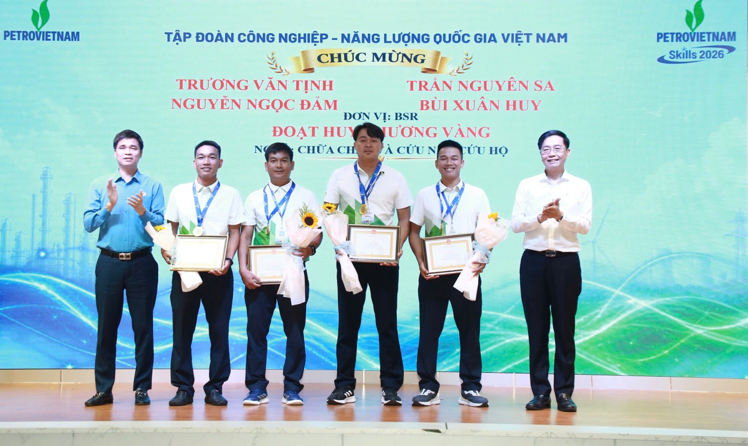 [Chùm ảnh] Vinh danh những “bàn tay vàng” tại Hội thi Tay nghề Dầu khí lần thứ IX