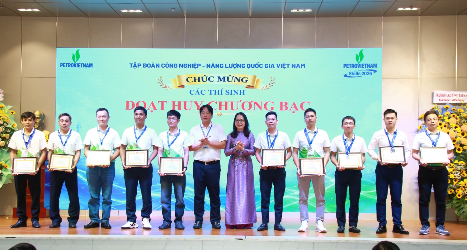 [Chùm ảnh] Vinh danh những “bàn tay vàng” tại Hội thi Tay nghề Dầu khí lần thứ IX
