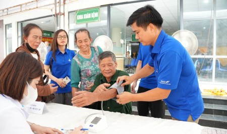 PVEP mang dịch vụ y tế chất lượng đến với người dân Hà Tĩnh