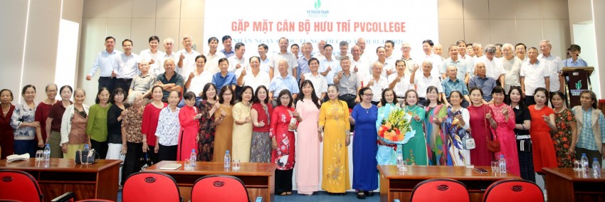 Trường Cao đẳng Dầu khí họp mặt cán bộ hưu trí: Nghĩa tình Người đi tìm lửa Trường Cao đẳng Dầu khí họp mặt cán bộ hưu trí: Nghĩa tình