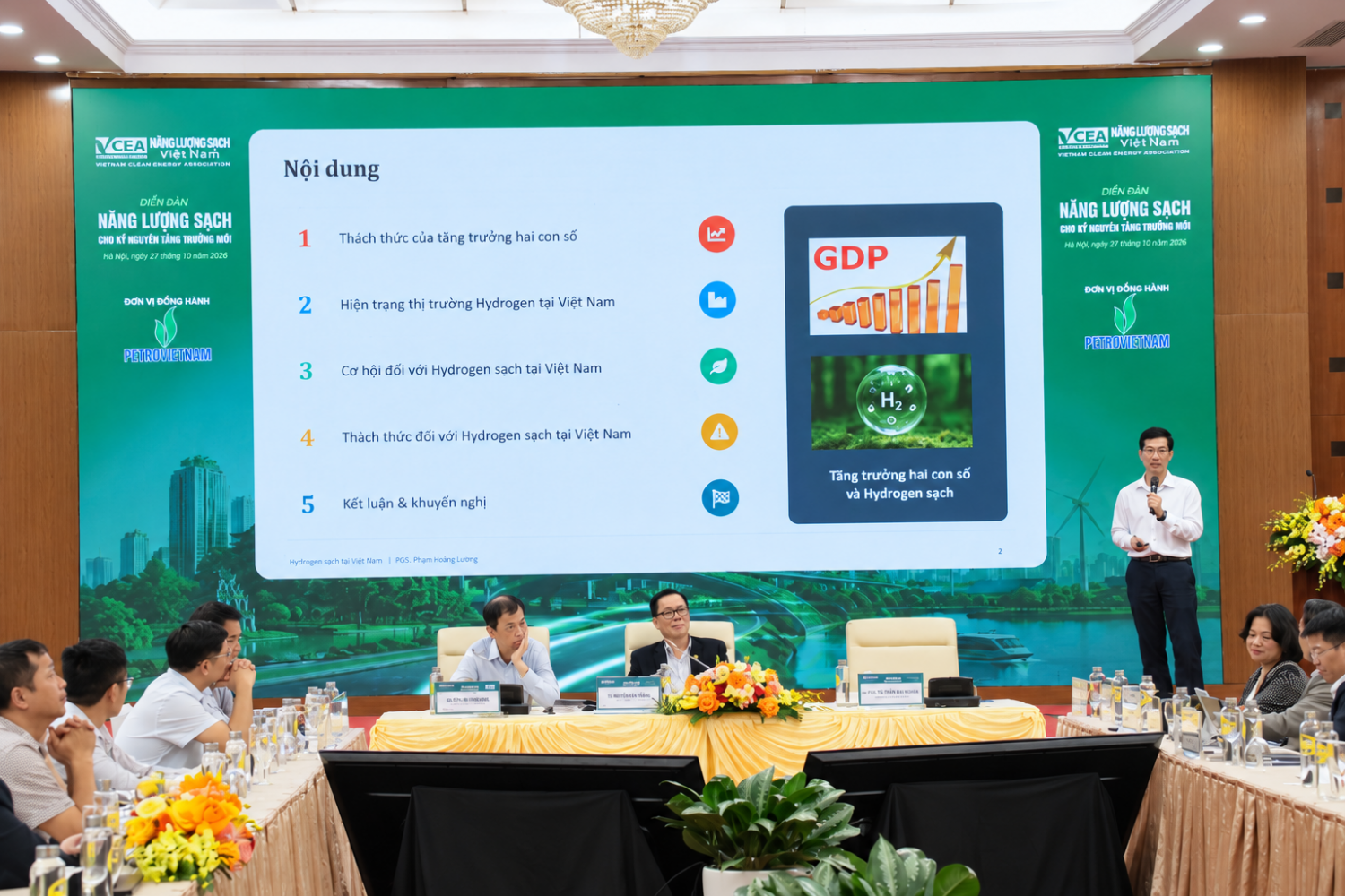 Năng lượng sạch trước bài toán tăng trưởng mới Năng lượng sạch trước bài toán tăng trưởng mới