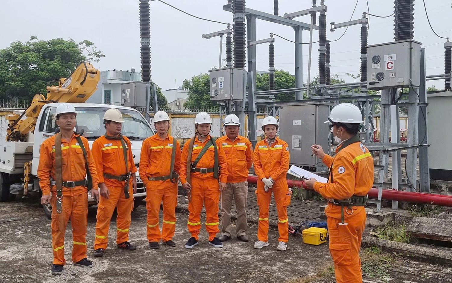 Trò chuyện với chị Trần Thị Thu Thanh: Từ giải Nhì An toàn vệ sinh viên giỏi cấp EVNNPT đến trách nhiệm giữ an toàn