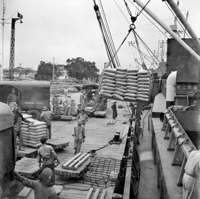 Dầu khí trong bài toán khôi phục kinh tế miền Bắc sau năm 1954 Dầu khí trong bài toán khôi phục kinh tế miền Bắc sau năm 1954