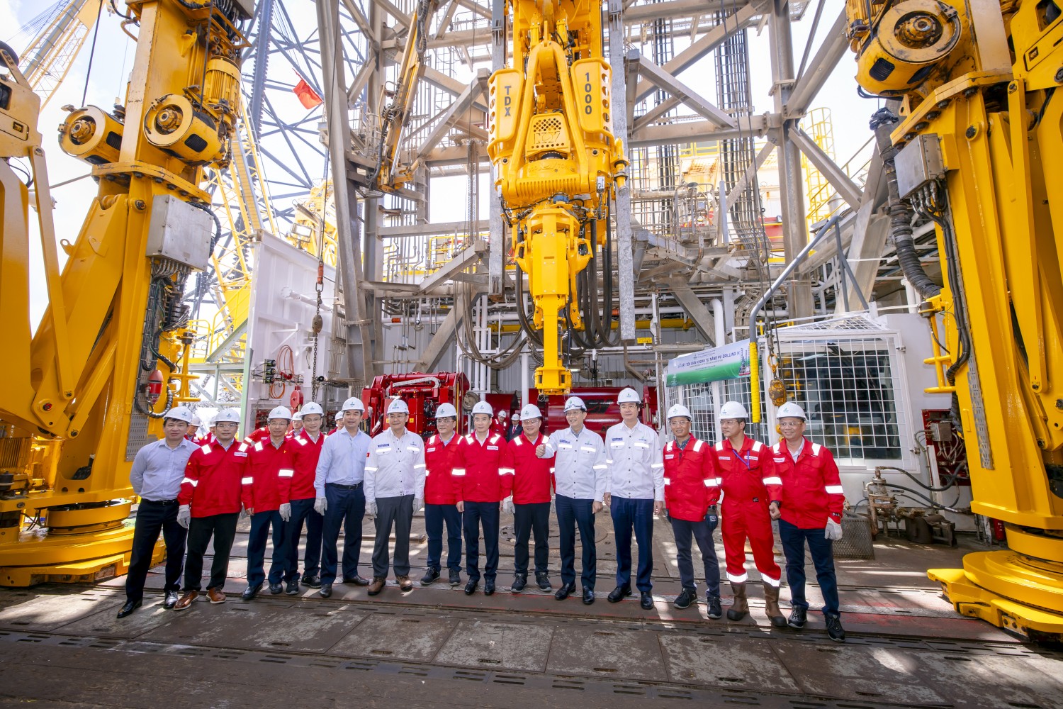 Lễ đặt tên giàn khoan tự nâng đa năng PV DRILLING IX Lễ đặt tên giàn khoan tự nâng đa năng PV DRILLING IX