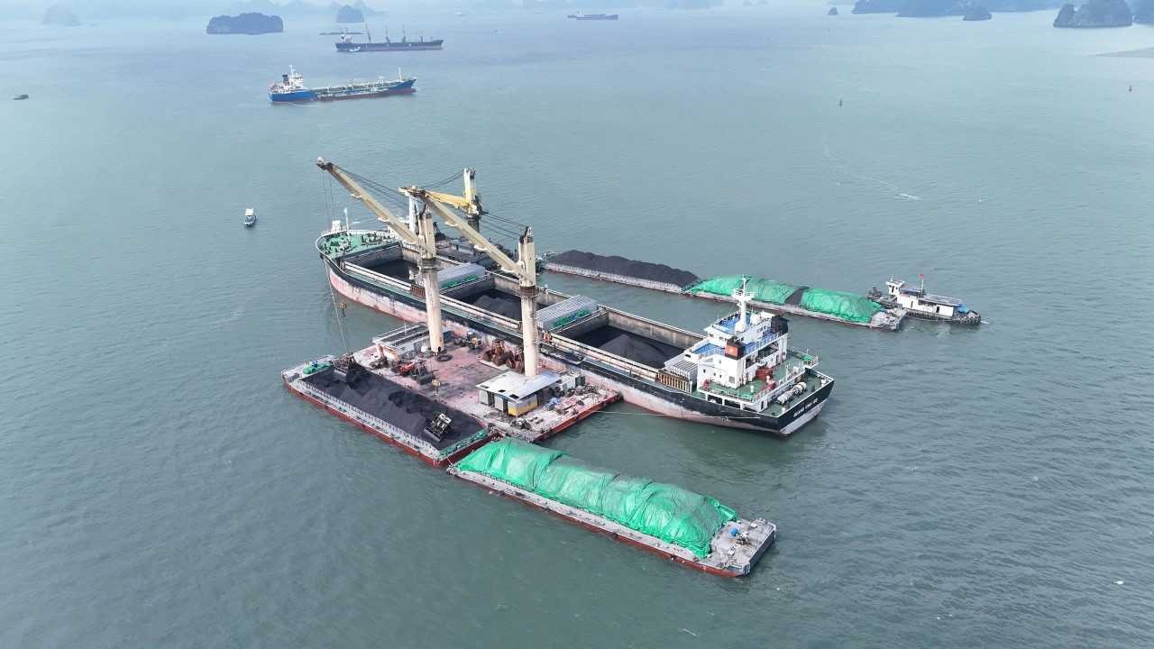 TKV thi đua sản xuất 