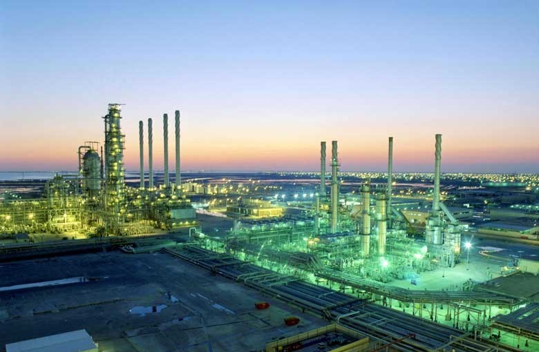 Houthi tấn công loạt nhà máy lọc dầu và cơ sở của Aramco