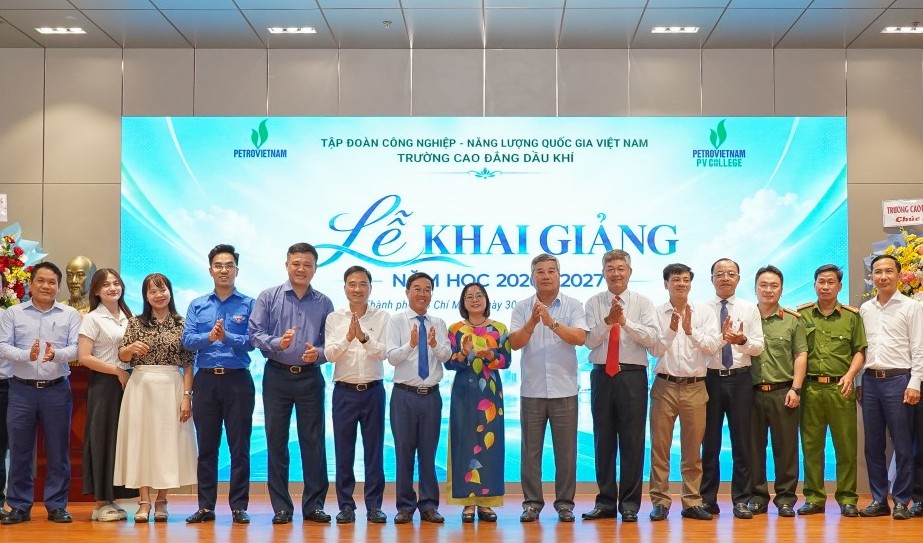 PVCollege trao bằng tốt nghiệp và khai giảng năm học 2026-2027