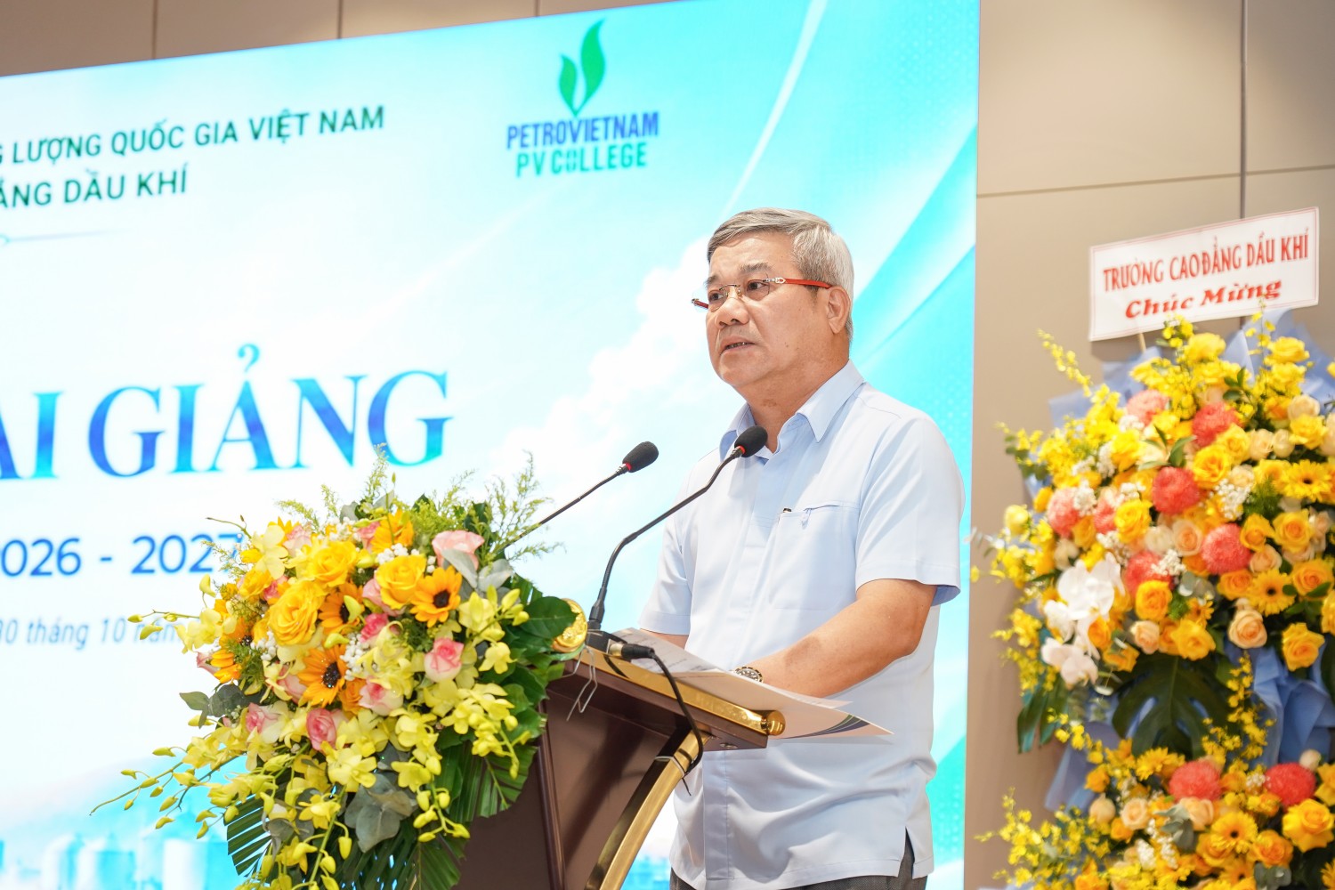 PVCollege trao bằng tốt nghiệp và khai giảng năm học 2026-2027 PVCollege trao bằng tốt nghiệp và khai giảng năm học 2026-2027