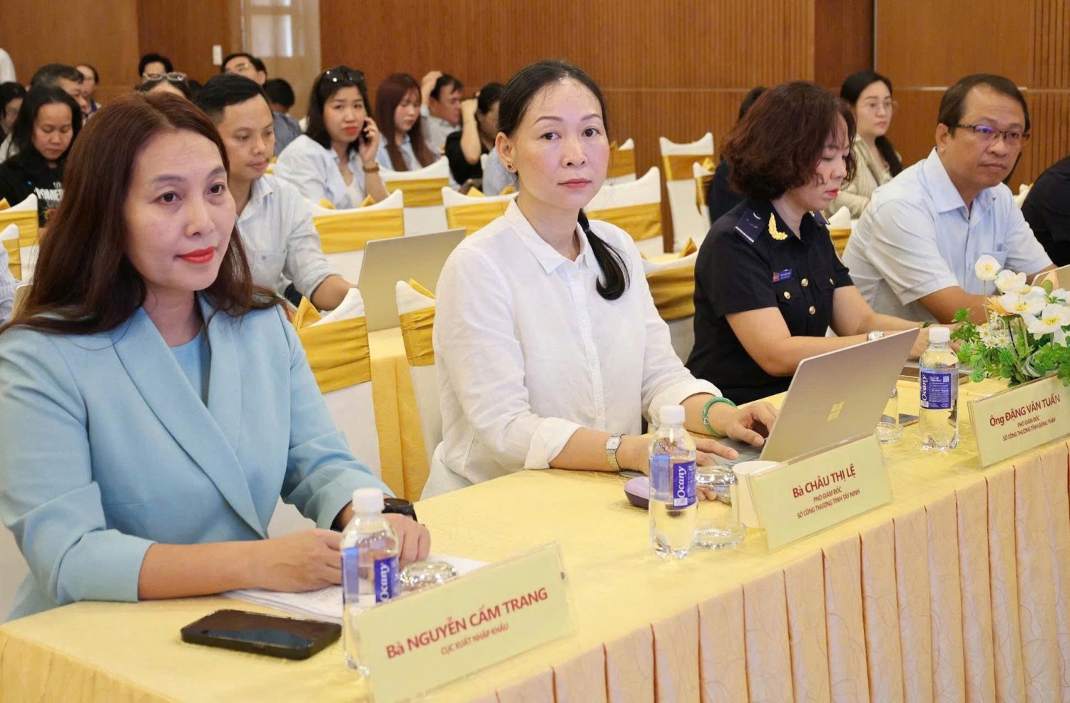Hoàn thiện khung pháp lý, thúc đẩy hoạt động xuất nhập khẩu