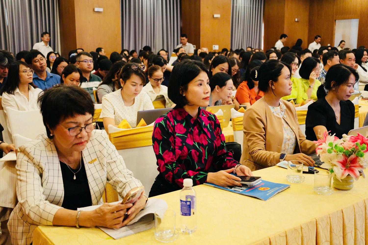 Hoàn thiện khung pháp lý, thúc đẩy hoạt động xuất nhập khẩu