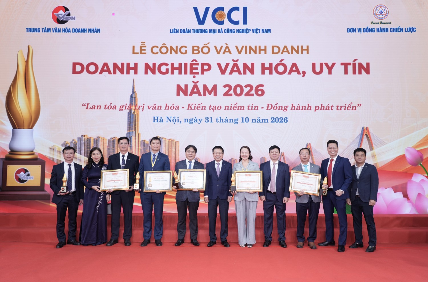 PETROVIETNAM và 6 đơn vị thành viên được vinh danh Doanh nghiệp Văn hóa, Uy tín 2026 PETROVIETNAM và 6 đơn vị thành viên được vinh danh Doanh nghiệp Văn hóa, Uy tín 2026