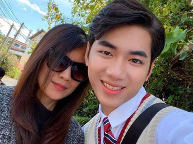 sao viet ngay 211 pham huong len tieng khi bi boc pr kem tron cam su dung o viet nam