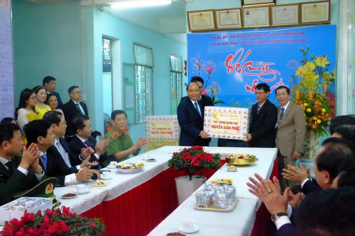 Thủ tướng chúc Tết lực lượng vũ trang và nhân dân thành phố Đà Nẵng