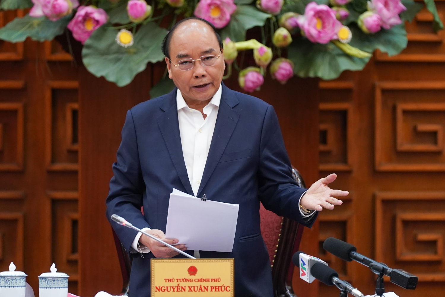 Thủ tướng chủ trì cuộc họp về phòng, chống dịch NCOV