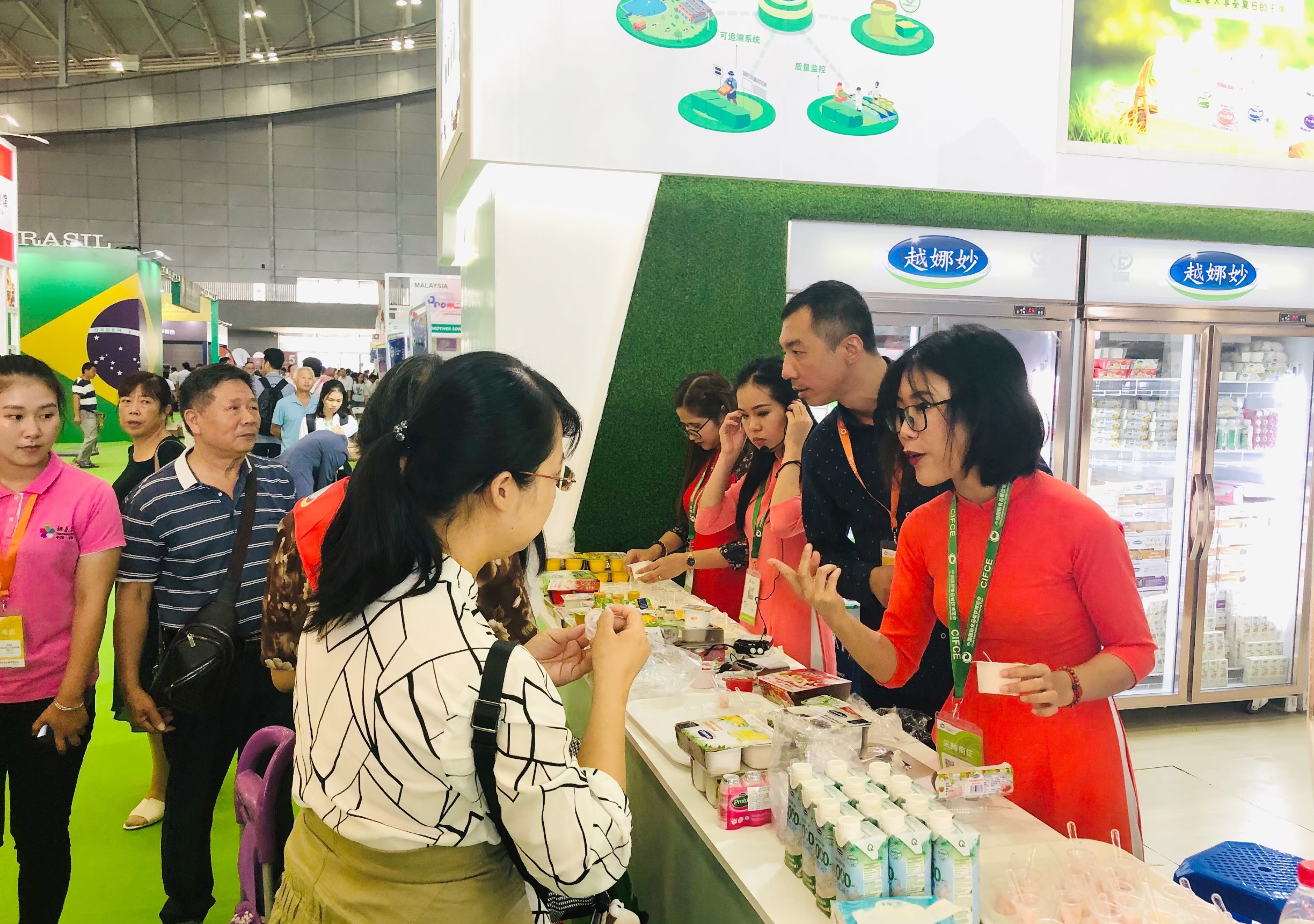 Tin vui về lô sữa xuất khẩu đầu năm từ Vinamilk hứa hẹn một năm lạc quan cho ngành sữa