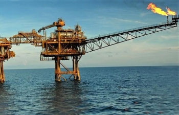 "Áo pháp lý" đang quá chật với Petrovietnam?