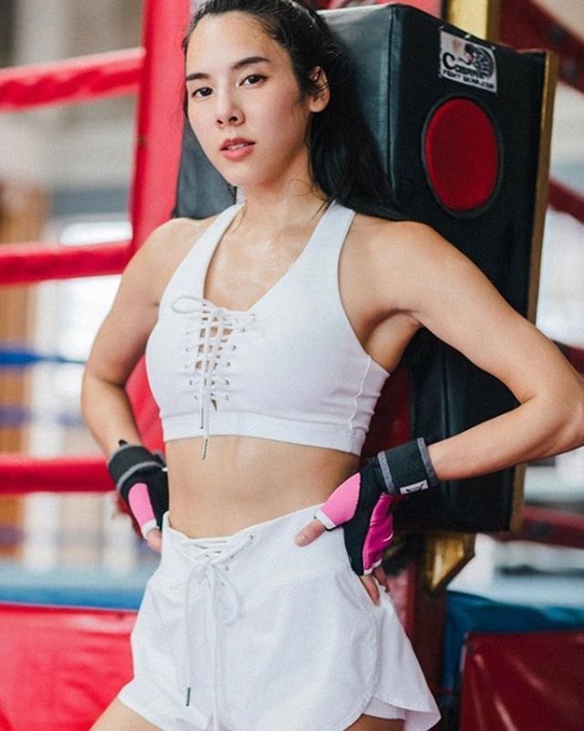 Thân hình săn chắc của nữ giảng viên đẹp nhất xứ chùa Vàng