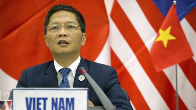 10 nam nua moi xoa thue nhap o to phi doi tien le cho den len 700