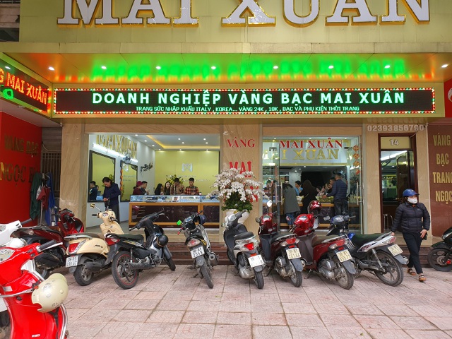 Sợ dịch Corona, các tiệm vàng trên cả nước vắng lặng trong ngày vía Thần Tài