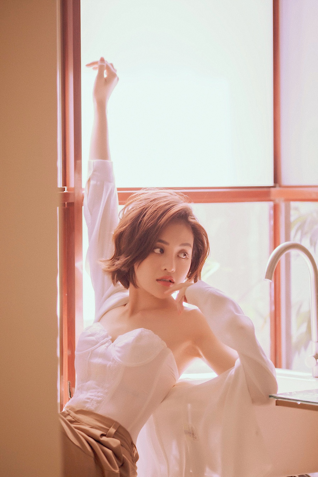 sao viet ngay 32 thuy anh tuoi 25 chuong khoe voc dang sexy