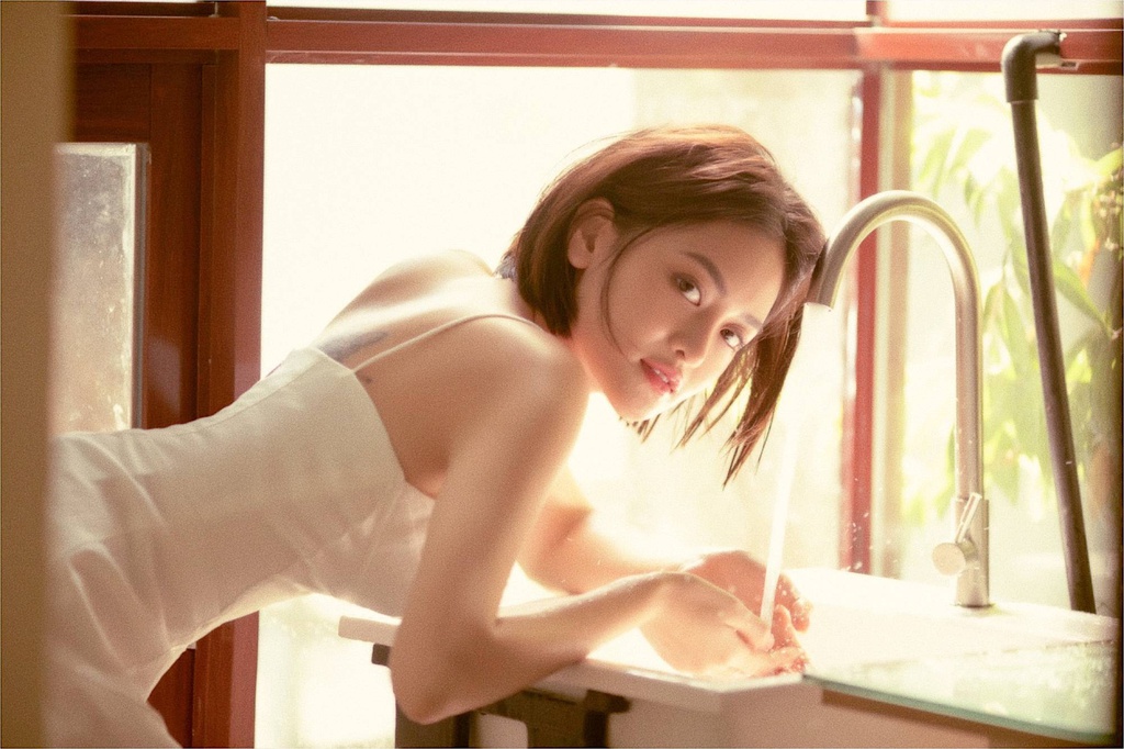 sao viet ngay 32 thuy anh tuoi 25 chuong khoe voc dang sexy